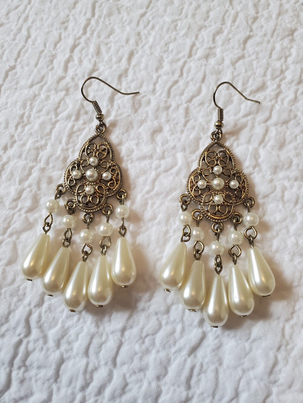 Vintage-Style Pearl Teardrop Chandelier Earrings - Cream Pearls